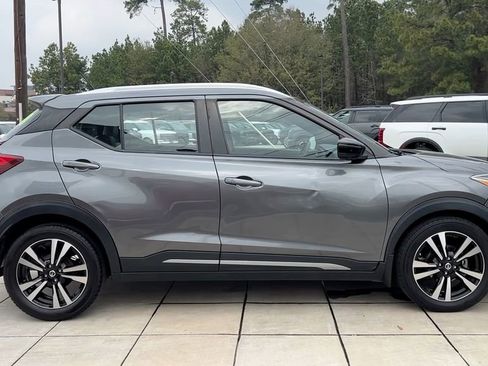 Used 2020 Nissan Kicks SR w/ SR Premium Package image 15