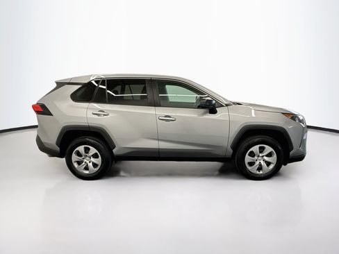 Used 2022 Toyota RAV4 LE FWD image 10