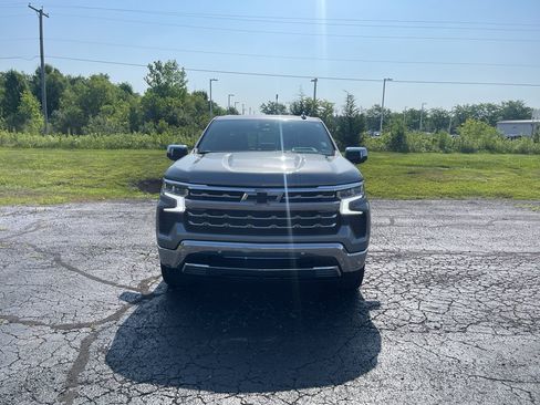 Used 2023 Chevrolet Silverado 1500 LTZ w/ LTZ Premium Package AWD/4WD image 9