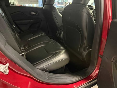 Used 2017 Jeep Cherokee Limited AWD/4WD image 23