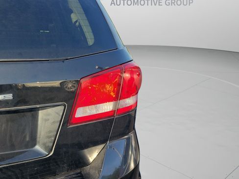 Used 2019 Dodge Journey SE w/ Connectivity Group FWD image 20