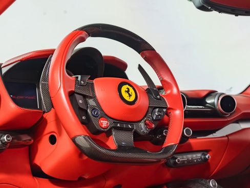 Used 2018 Ferrari 812 Superfast RWD image 22