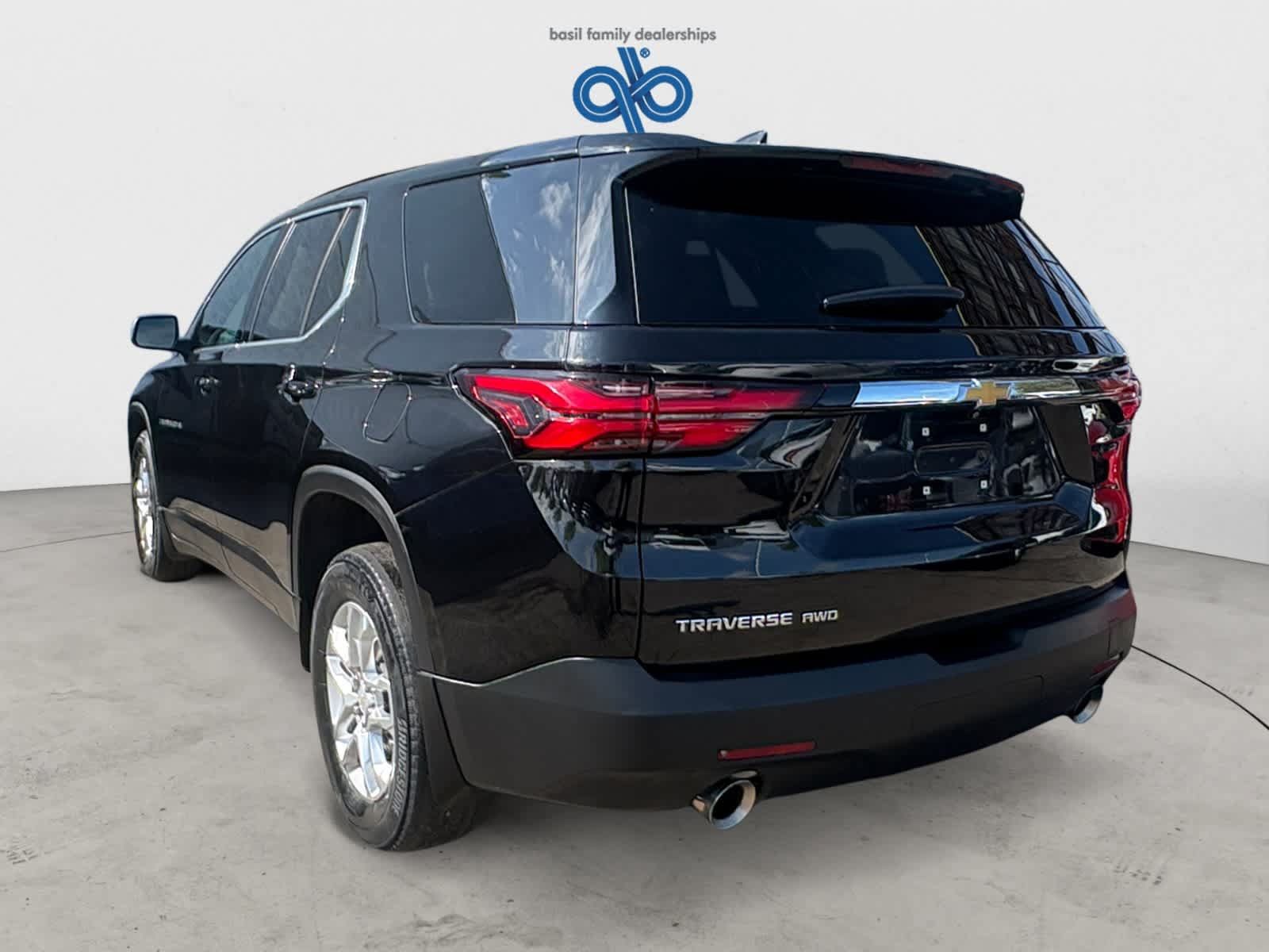 Used 2023 Chevrolet Traverse LS AWD/4WD image 5