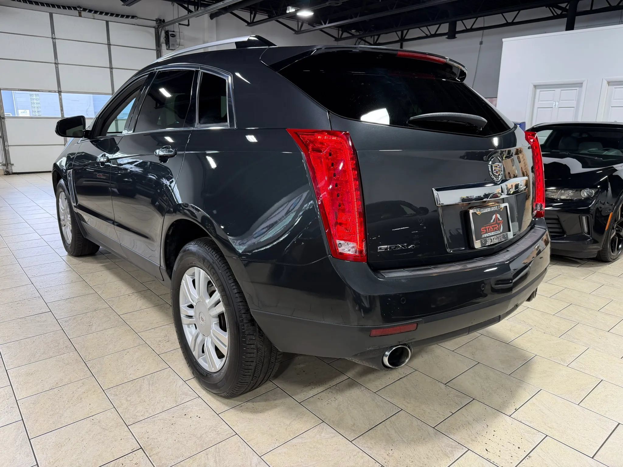 Used 2015 Cadillac SRX Luxury w/ Driver Awareness Package AWD/4WD image 4