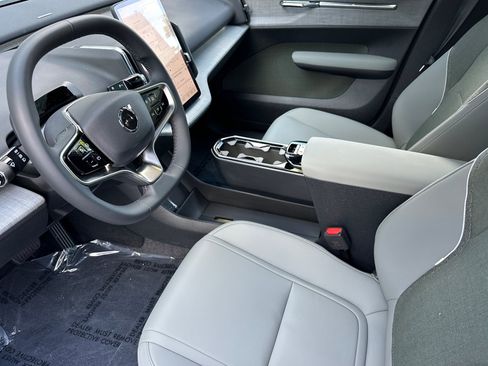 New 2026 Volvo EX30 Plus RWD image 8
