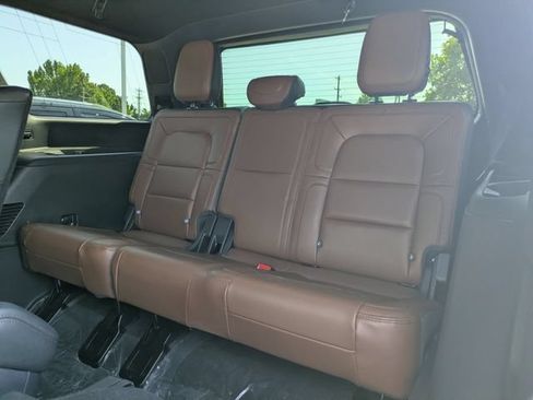 Used 2023 Lincoln Navigator Reserve AWD/4WD image 28