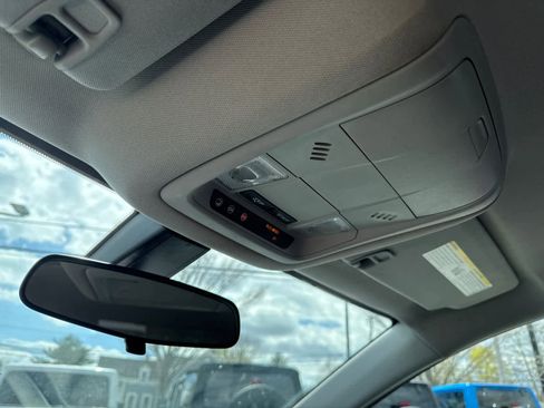 Used 2018 GMC Acadia SLE w/ Driver Alert Package I AWD/4WD image 24