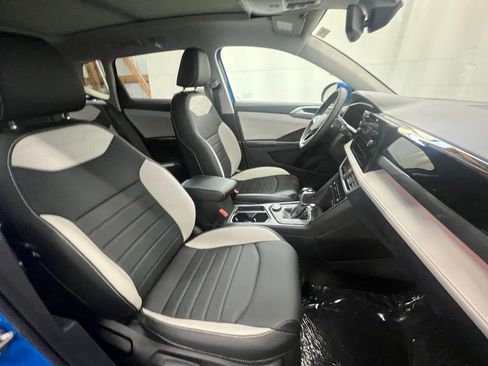 New 2025 Volkswagen Taos SEL image 12