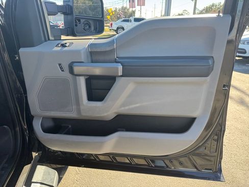 Used 2019 Ford F250 XLT w/ XLT Premium Package image 19