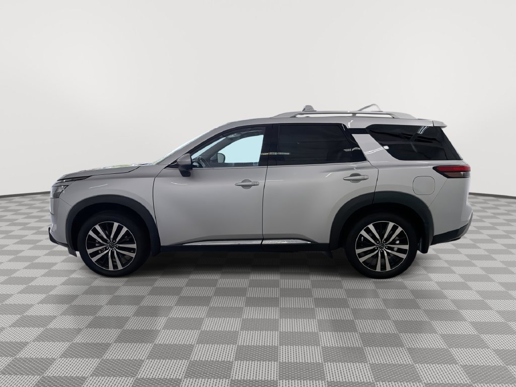 Certified 2025 Nissan Pathfinder Platinum w/ Cargo Package FWD image 8
