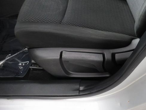 Used 2020 Nissan Rogue Sport S image 27