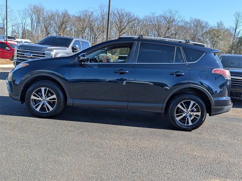 Used 2018 Toyota RAV4 XLE image 7