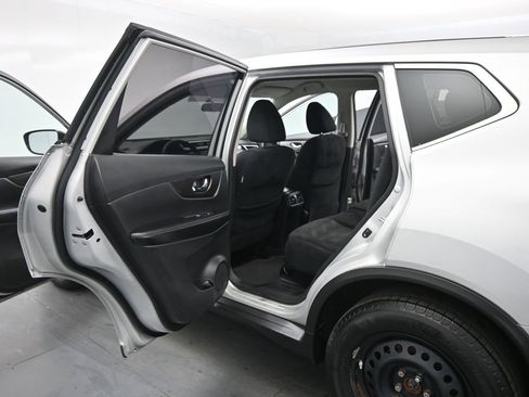 Used 2014 Nissan Rogue S image 14