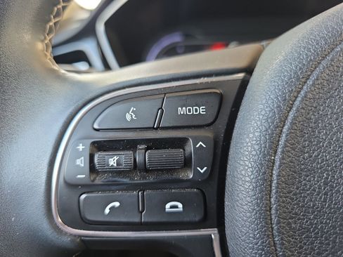 Certified 2022 Kia Niro EX FWD image 25