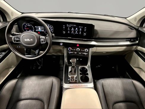 Used 2024 Kia Carnival LX FWD image 7