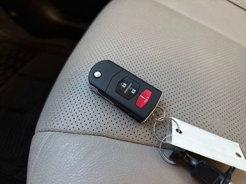 Used 2014 MAZDA MAZDA5 Grand Touring image 12