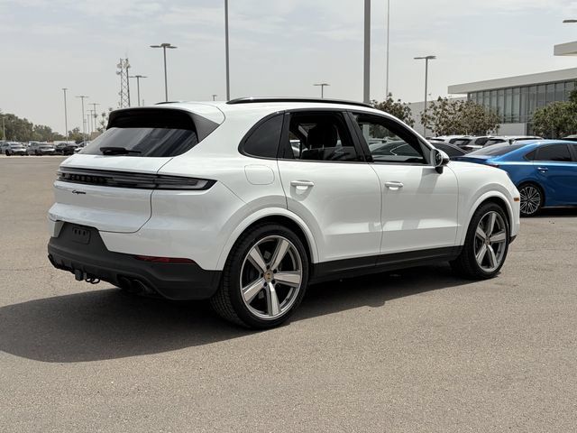 Used 2024 Porsche Cayenne AWD/4WD image 27