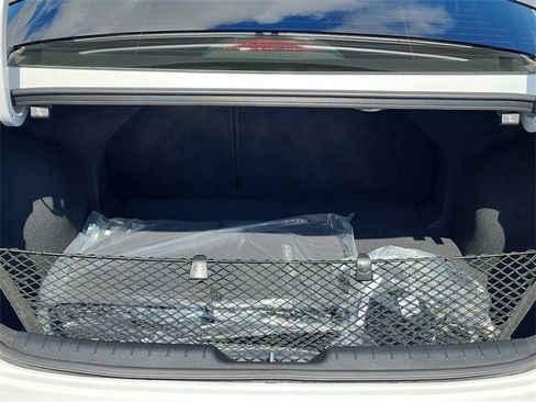 New 2025 Hyundai Elantra Limited image 8