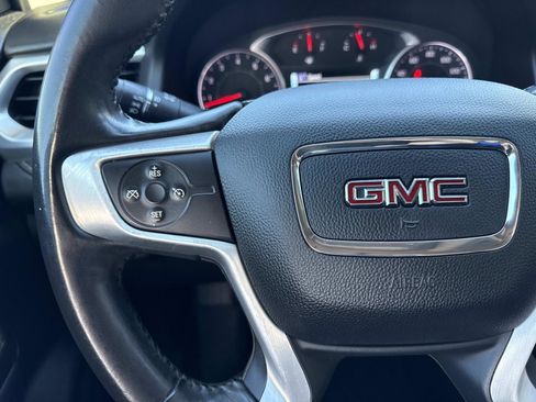 Used 2018 GMC Acadia SLT w/ LPO, Black Accent Package image 16