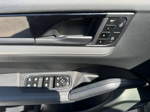 Certified 2024 Porsche Cayenne Coupe AWD/4WD image 17