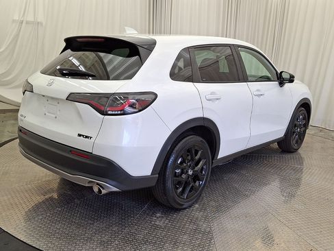 Used 2024 Honda HR-V Sport image 25