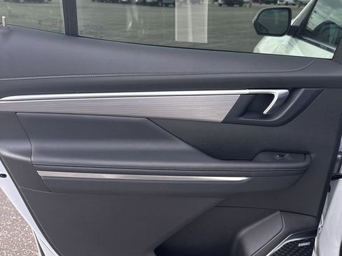 Used 2025 Buick Enclave Preferred image 33