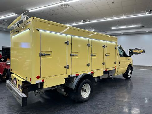 Used 2022 Ford E-450 and Econoline 450 Super Duty image 5