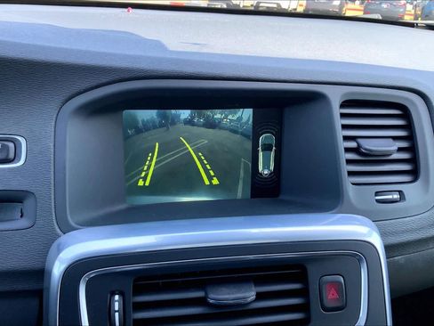 Used 2016 Volvo V60 T5 Premier w/ Convenience Package image 24