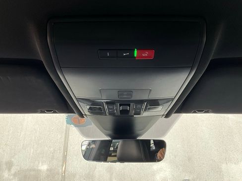 Used 2022 Volkswagen Atlas Cross Sport SEL R-Line image 16