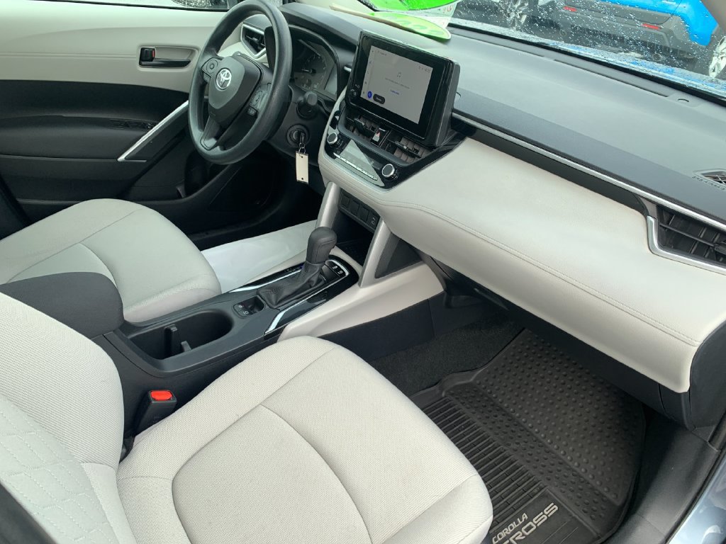 Used 2023 Toyota Corolla Cross L AWD/4WD image 18