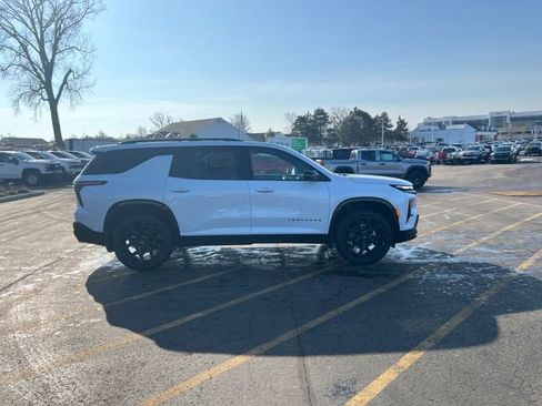 New 2026 Chevrolet Traverse RS w/ LPO, Floor Liner Package image 6