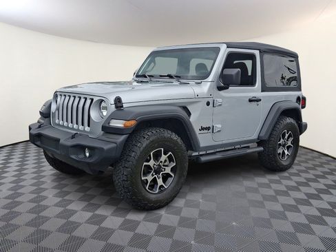 Used 2023 Jeep Wrangler Sport AWD/4WD image 3
