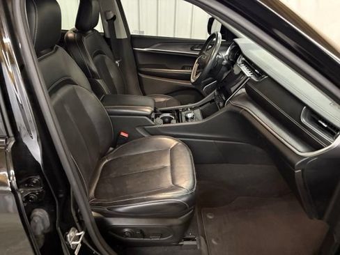Used 2021 Jeep Grand Cherokee L Limited AWD/4WD image 27
