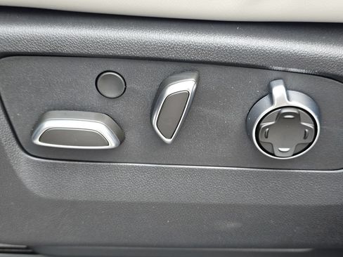 Used 2025 Cadillac Escalade Premium Luxury Platinum w/ LPO, Floor Liner Package RWD image 23