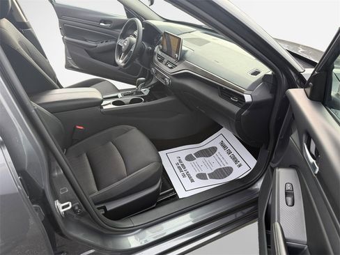 Used 2024 Nissan Altima 2.5 SV image 26