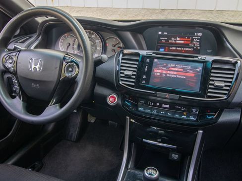 Used 2017 Honda Accord EX image 21