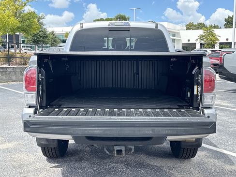 Used 2021 Toyota Tacoma TRD Off-Road w/ TRD Premium Off Road Package AWD/4WD image 31