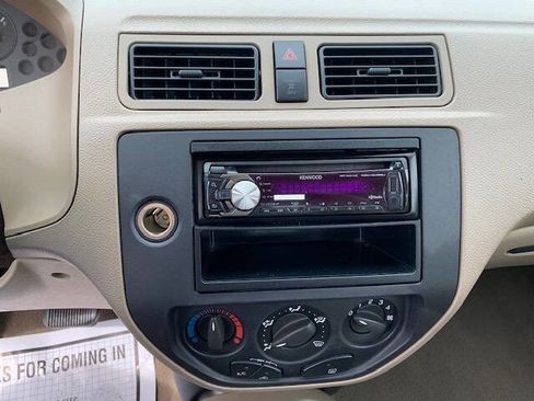 Used 2005 Ford Focus SE image 16