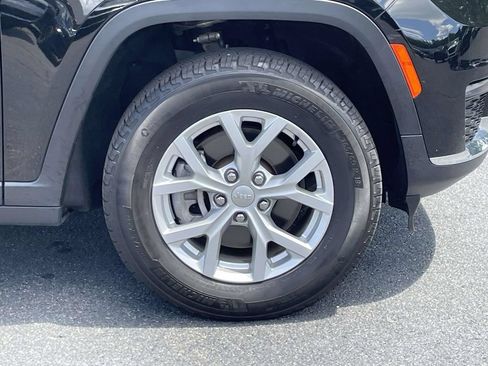Certified 2023 Jeep Grand Cherokee L Limited AWD/4WD image 12
