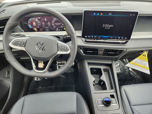 New 2026 Volkswagen Tiguan SE R-Line image 2