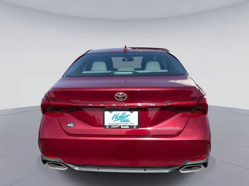 Used 2019 Toyota Avalon Limited FWD image 5
