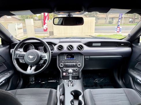 Used 2016 Ford Mustang GT RWD image 7