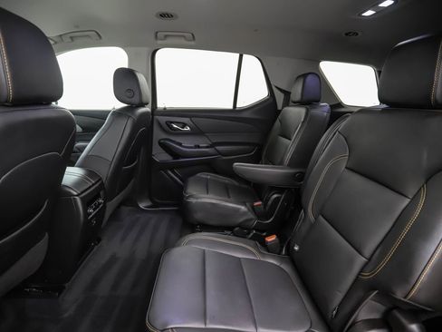 Used 2021 Chevrolet Traverse LT image 21