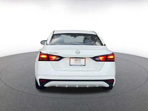 Used 2025 Nissan Altima 2.5 SV image 12