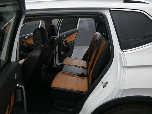 Used 2019 Volkswagen Tiguan SEL AWD/4WD image 29