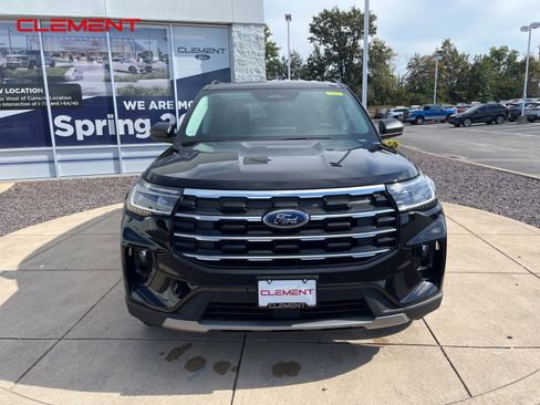 New 2025 Ford Explorer Active w/ Active Comfort Package image 2