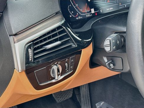 Used 2023 BMW 540i w/ Executive Package RWD image 10