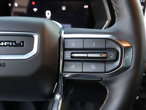 Used 2023 GMC Canyon Denali image 30