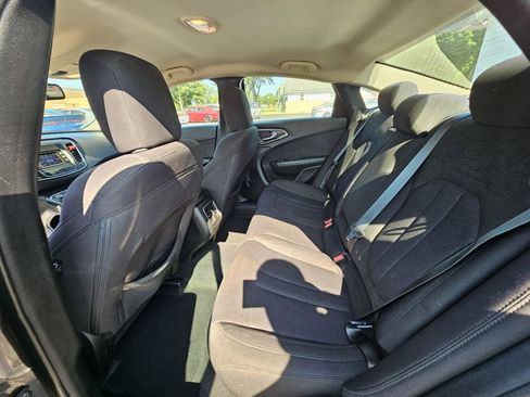 Used 2015 Chrysler 200 Limited w/ Convenience Group FWD image 22