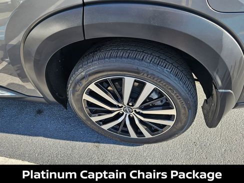Used 2024 Nissan Pathfinder Platinum image 11